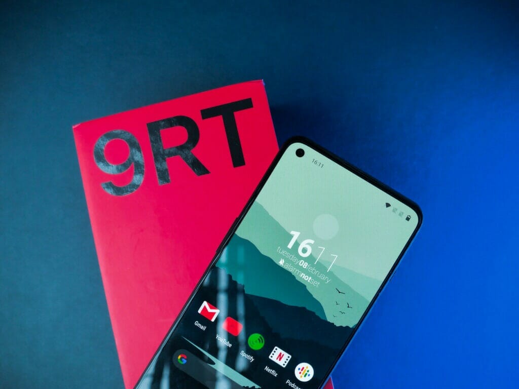 OnePlus 9RT PhoneRadar Phone Display